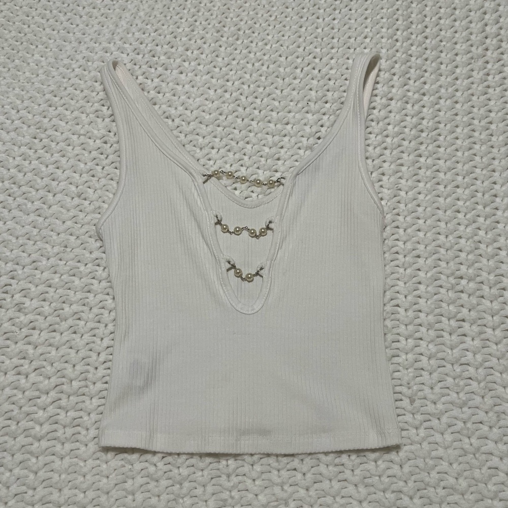 White ribbed tank with pearl & chain detailing